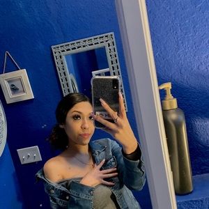 Meet your Posher, Dejia